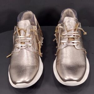 Vaneli Women’s gold Metallic Sneakers size 40/9 brand new W /out box and tags